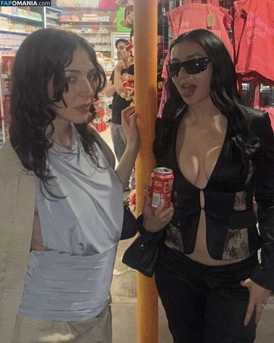 Charli XCX / charli_xcx / charlignarly / charlixcx / https: Обнажённый OnlyFans  Утёкшее фото #1288