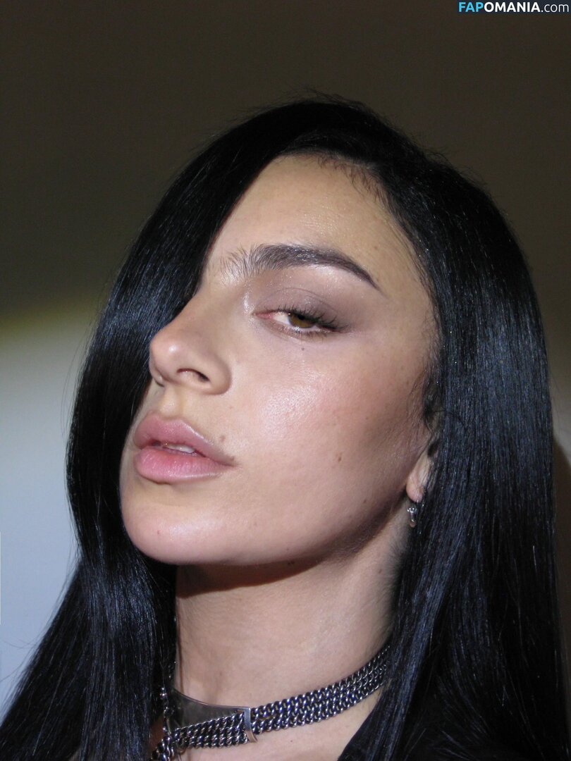 Charli XCX / charli_xcx / charlignarly / charlixcx / https: Обнажённый OnlyFans  Утёкшее фото #1291