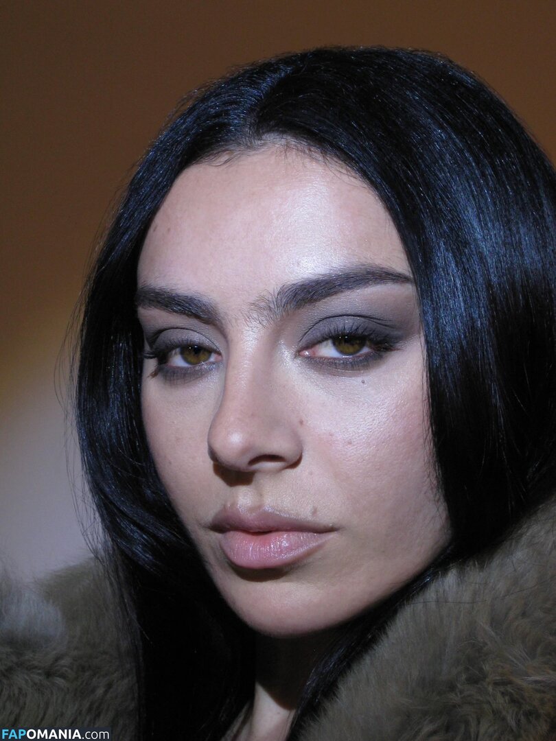 Charli XCX / charli_xcx / charlignarly / charlixcx / https: Обнажённый OnlyFans  Утёкшее фото #1292