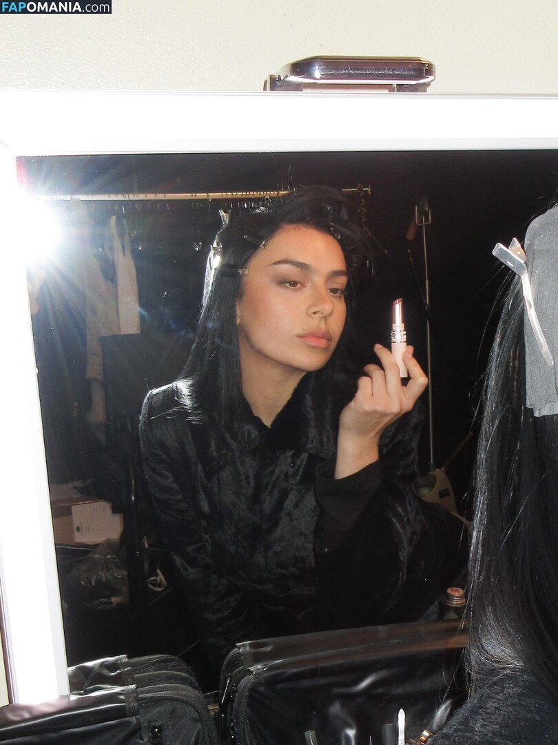Charli XCX / charli_xcx / charlignarly / charlixcx / https: Обнажённый OnlyFans  Утёкшее фото #1293