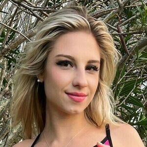 Cheerleader Kait