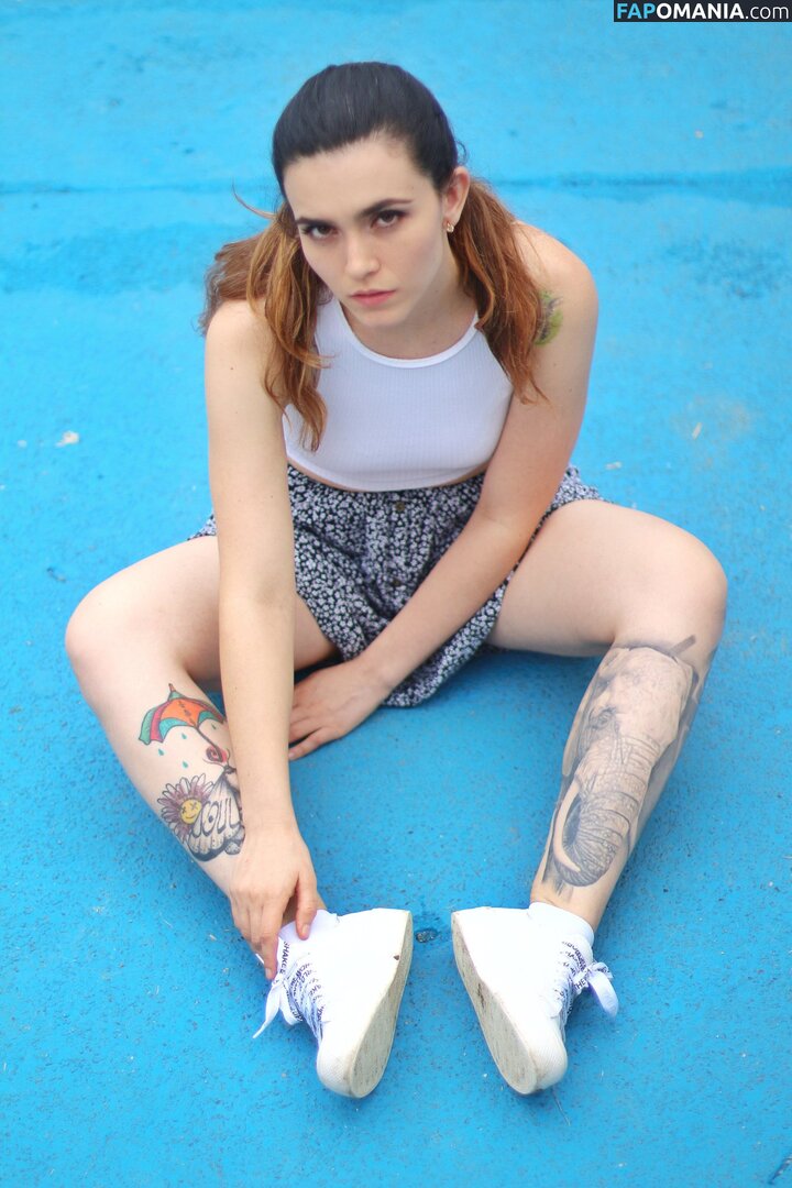 Caroloca Mejía / Helado de Vainilla / chika_bosque / https: / ideas_veg Обнажённый OnlyFans  Утёкшее фото #1