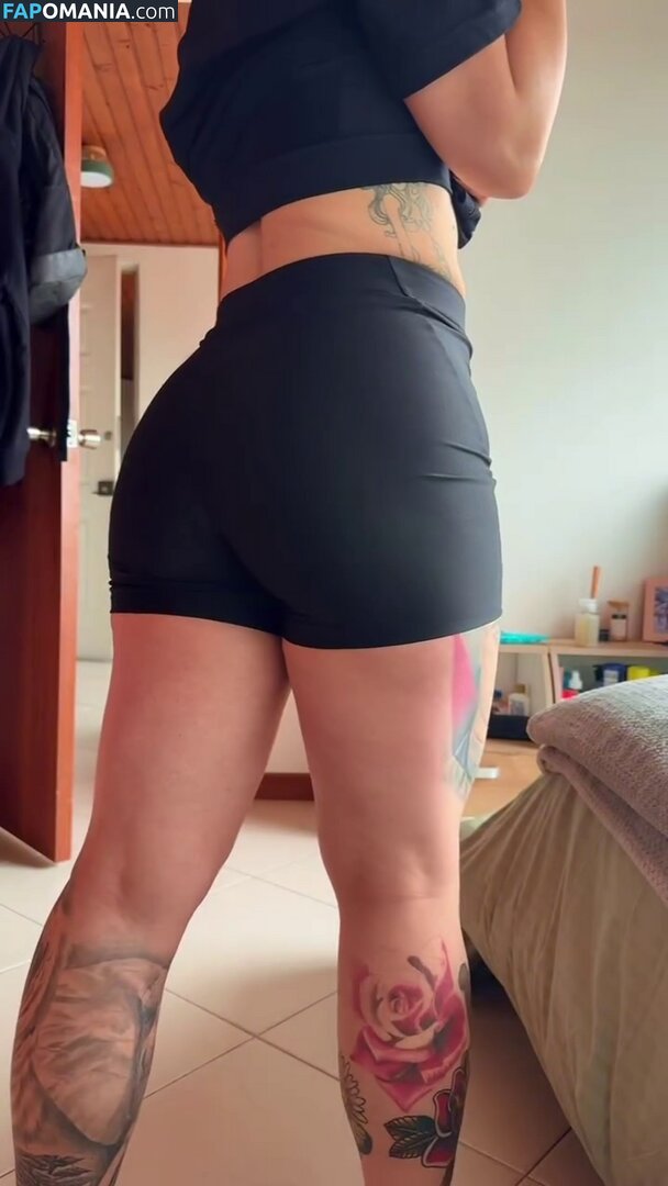 Caroloca Mejía / Helado de Vainilla / chika_bosque / https: / ideas_veg Обнажённый OnlyFans  Утёкшее фото #8