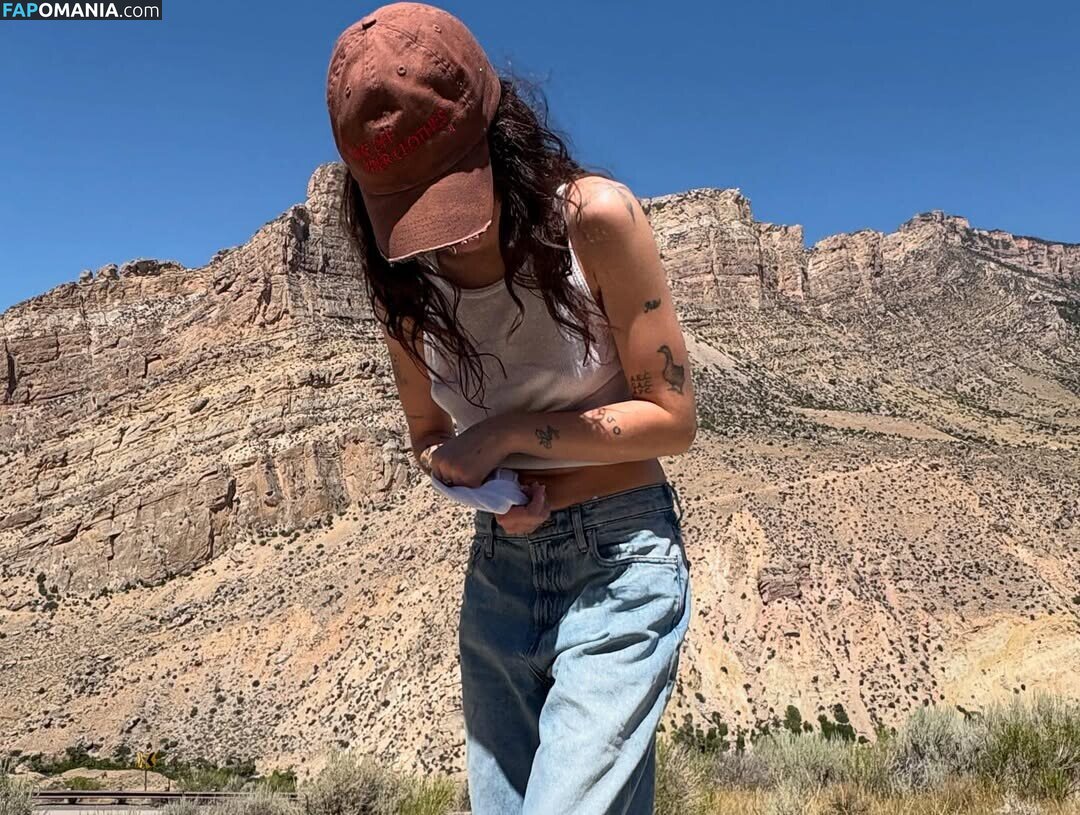 Claire Cottrill / Clairo Обнажённый OnlyFans  Утёкшее фото #77