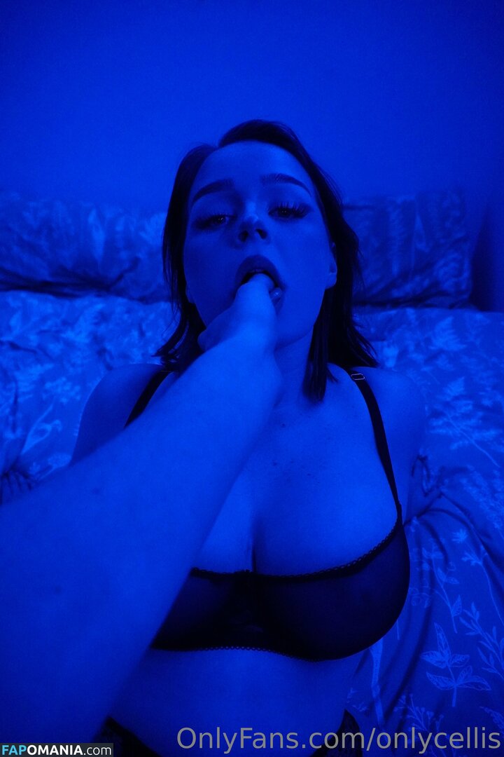 clara00ellis / onlycellis Обнажённый OnlyFans  Утёкшее фото #18