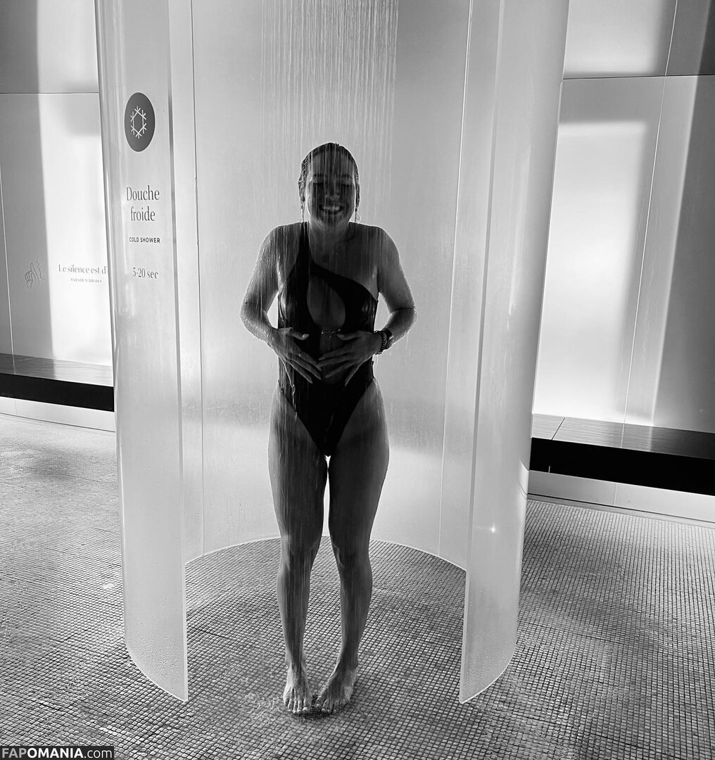 Courtney Sarault / court_sarault / courtsarault / https: Обнажённый OnlyFans  Утёкшее фото #18