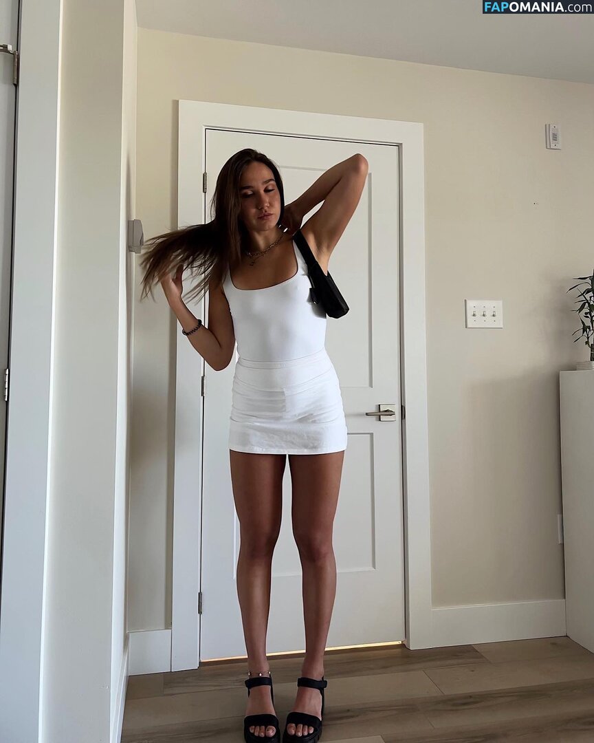 Courtney Sarault / court_sarault / courtsarault / https: Обнажённый OnlyFans  Утёкшее фото #40