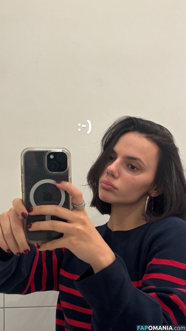 Dafne Keen / dafnefeetworld / dafnekeen Обнажённый OnlyFans  Утёкшее фото #1