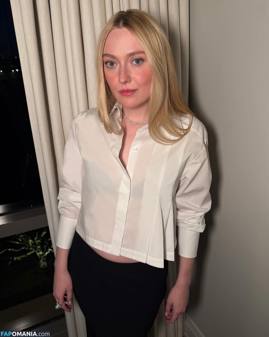 Dakota Fanning / dakotafanning Обнажённый OnlyFans  Утёкшее фото #272