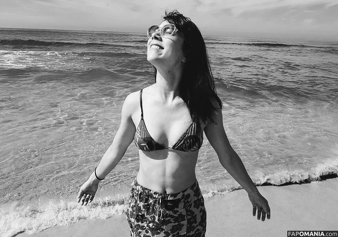 Daphne Bozaski / daphnebozaski Обнажённый OnlyFans  Утёкшее фото #2