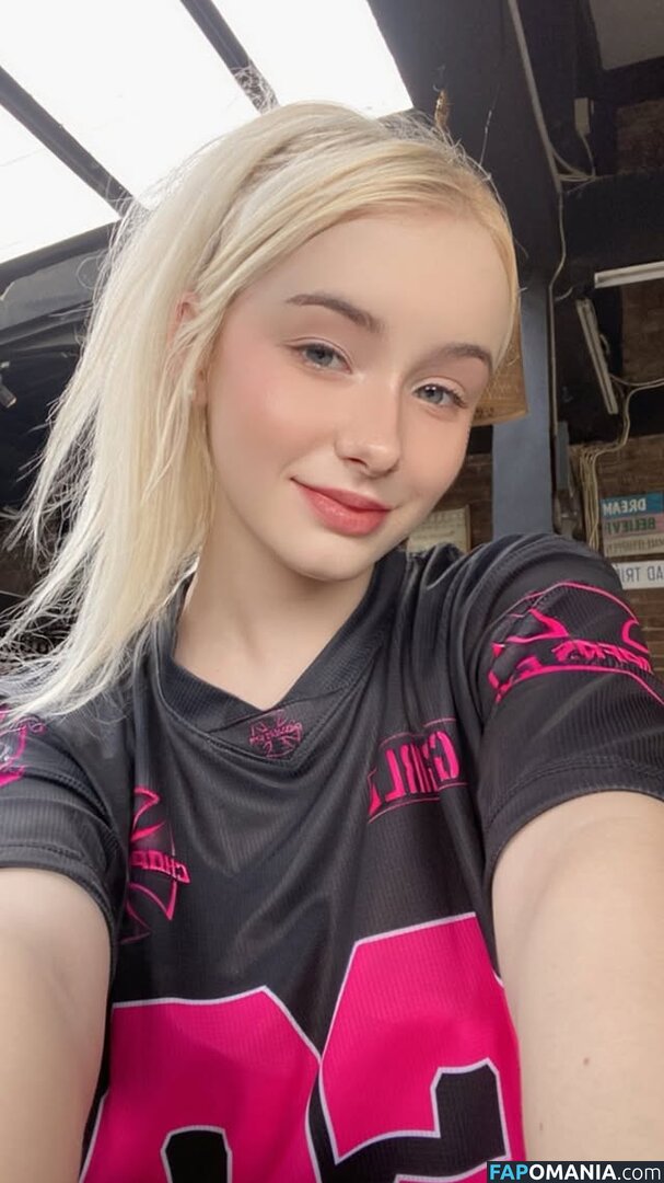 BuleBarbie / Dasha Gartman / bulebarbie_official Обнажённый OnlyFans  Утёкшее фото #1