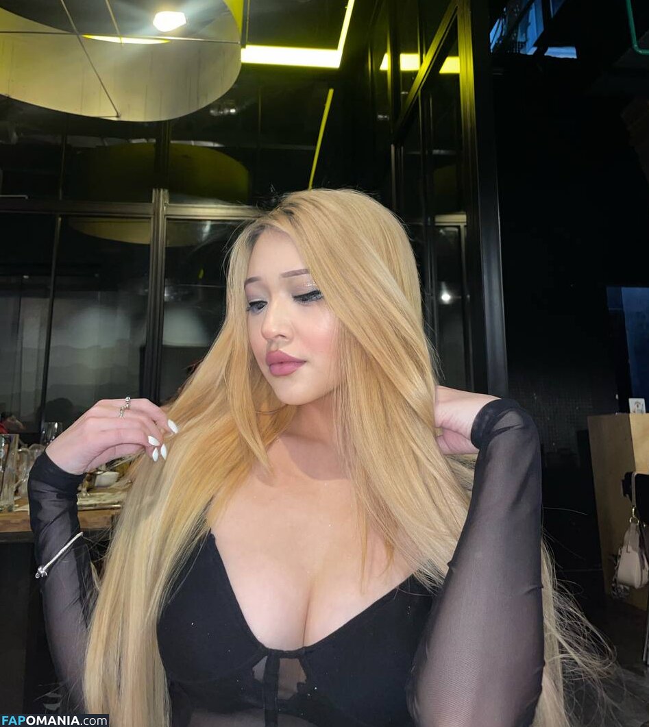 daenerystargaryenqueen / didaenerys Обнажённый OnlyFans  Утёкшее фото #6