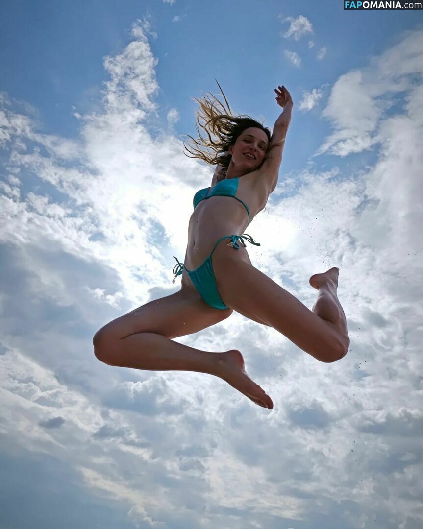 Dobos Evelin / evelindobos Обнажённый OnlyFans  Утёкшее фото #6