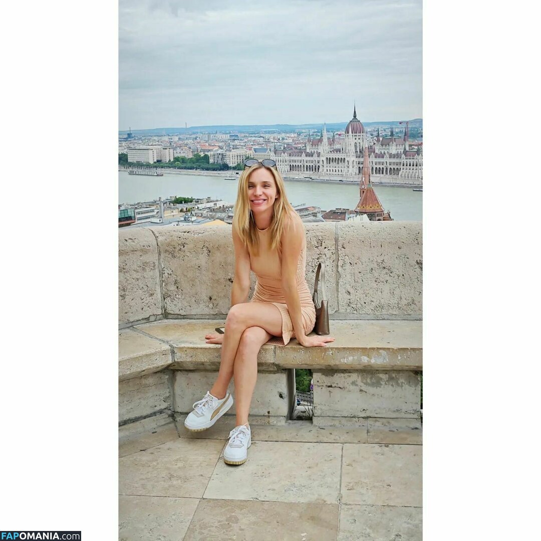 Dobos Evelin / evelindobos Обнажённый OnlyFans  Утёкшее фото #9