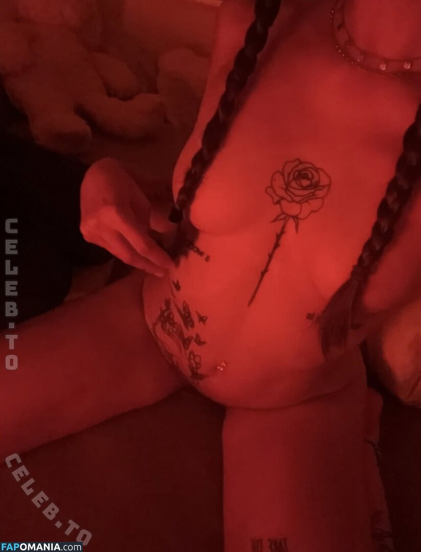 dolly.mia / https: / lilkitty_eila / littledollx02 Обнажённый OnlyFans  Утёкшее фото #2