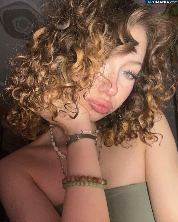 dpuw_ / maybe_pretty_ / zoya_maybe_pretty Обнажённый OnlyFans  Утёкшее фото #5