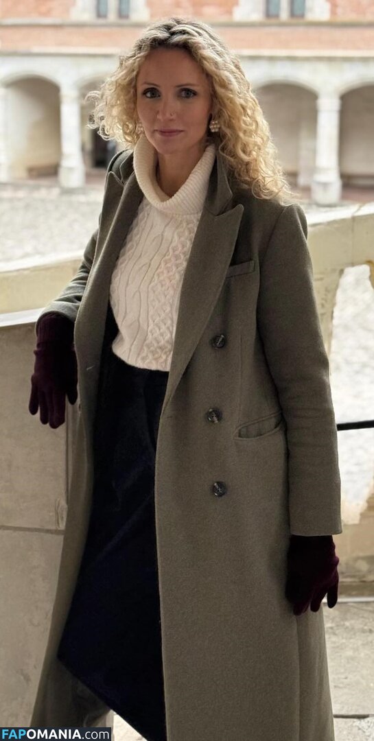 Dr Suzannah Lipscomb / https: / sixteenthcgirl Обнажённый OnlyFans  Утёкшее фото #1