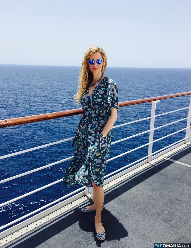 Dr Suzannah Lipscomb / https: / sixteenthcgirl Обнажённый OnlyFans  Утёкшее фото #2