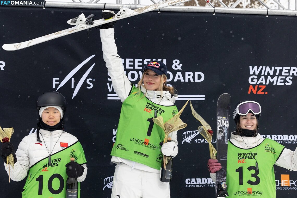 Eileen Gu / GoEileenGu / eileengu / https: Обнажённый OnlyFans  Утёкшее фото #20