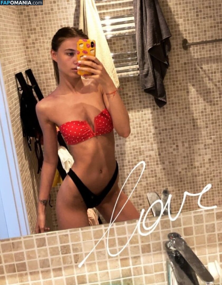Elizabeth Vasilenko / elizabethvasilenko / elizvasilenko Обнажённый OnlyFans  Утёкшее фото #9