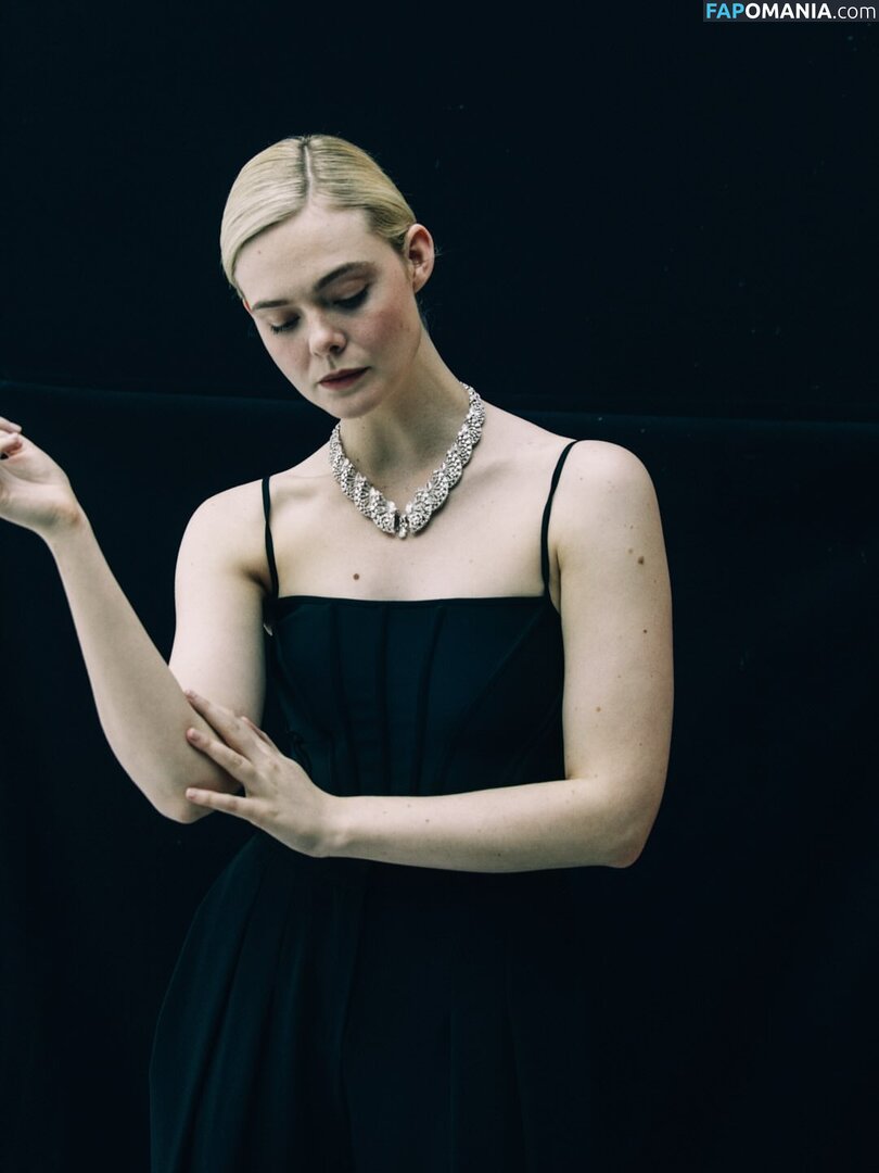 Elle Fanning / ellefanning Обнажённый OnlyFans  Утёкшее фото #87
