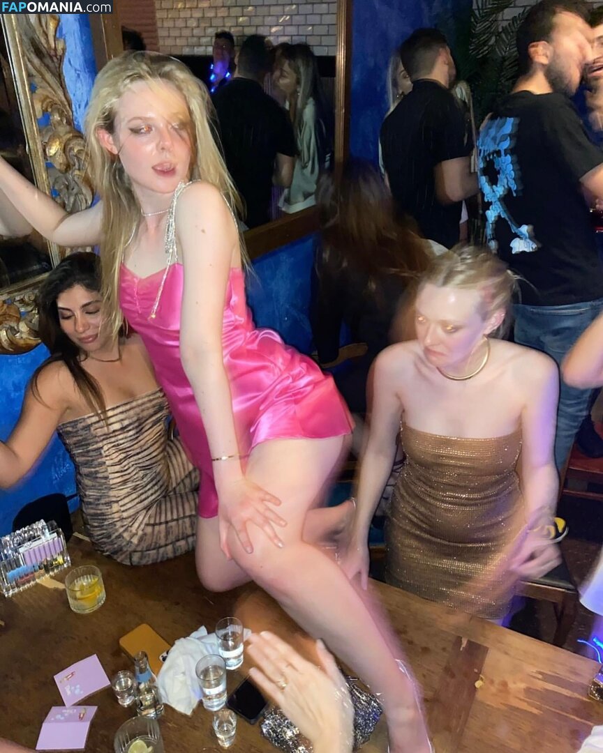 Elle Fanning / ellefanning Обнажённый OnlyFans  Утёкшее фото #89