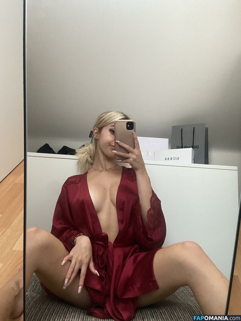 ellamaiofficial / ellenofficial / ellenofficial__ Обнажённый OnlyFans  Утёкшее фото #11