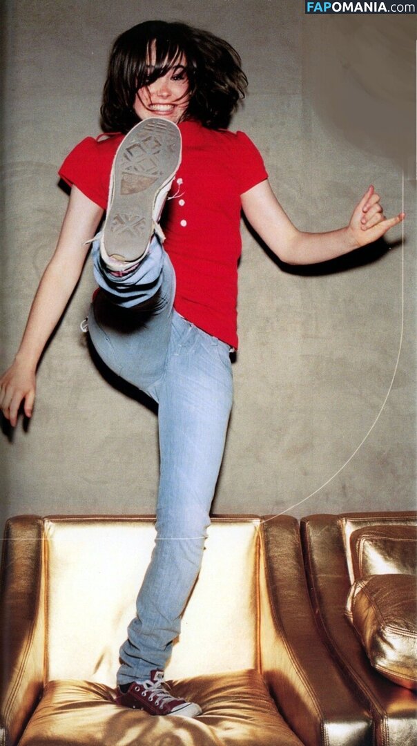 Elliot Page / elliotpage / formerly Ellen Page Обнажённый OnlyFans  Утёкшее фото #12