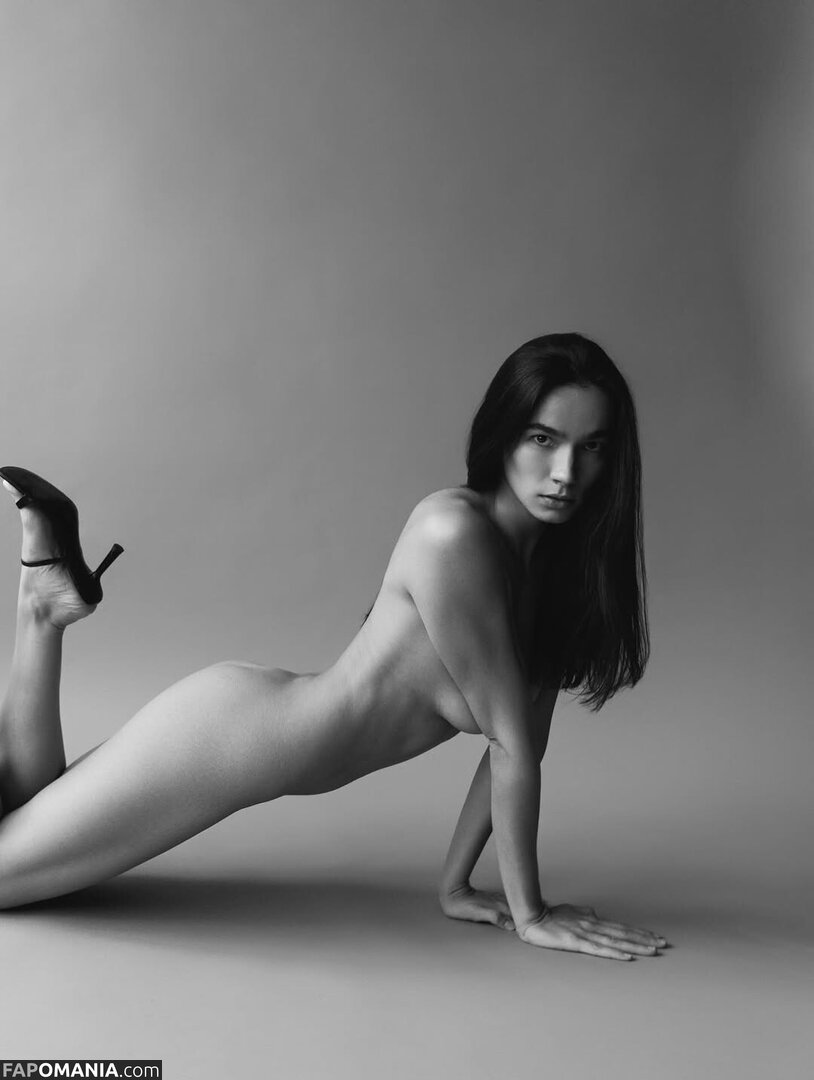 Elvina Garaeva / elyagara Обнажённый OnlyFans  Утёкшее фото #5