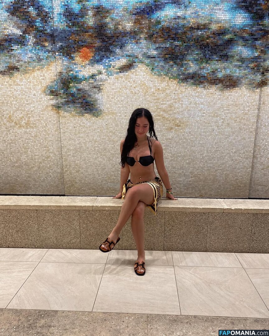 Emaleah Christou / emaleahchristou / https: Обнажённый OnlyFans  Утёкшее фото #6