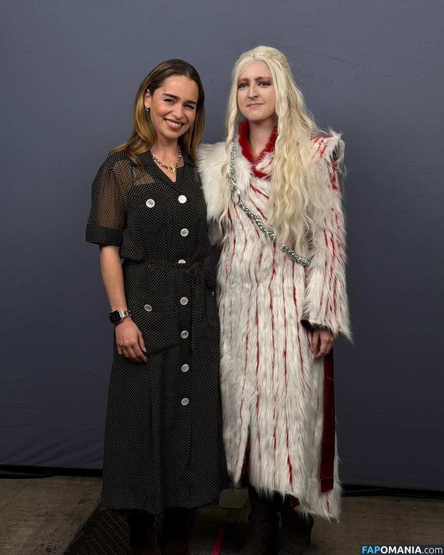 Emilia Clarke / clarkeyxo / emilia_clarke / emiliaclarke Обнажённый OnlyFans  Утёкшее фото #888