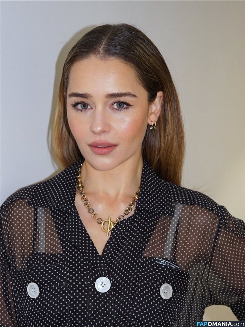 Emilia Clarke / clarkeyxo / emilia_clarke / emiliaclarke Обнажённый OnlyFans  Утёкшее фото #894