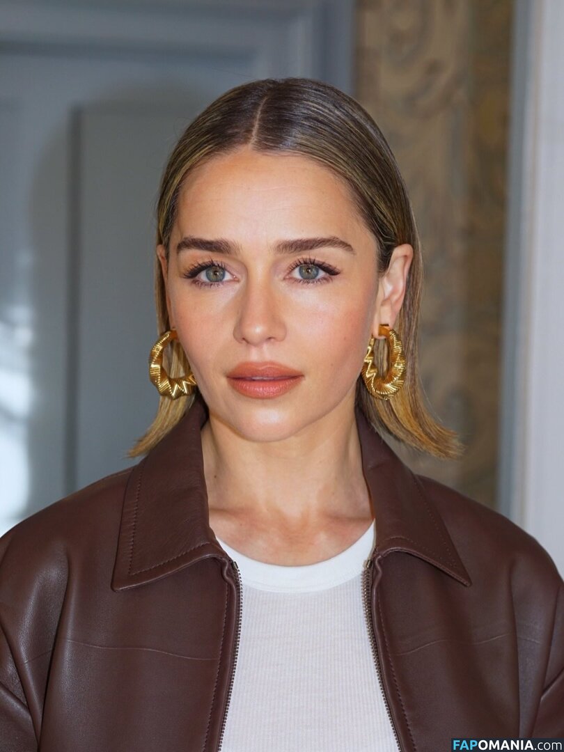 Emilia Clarke / clarkeyxo / emilia_clarke / emiliaclarke / emiliaclarkecentral / https: Обнажённый OnlyFans  Утёкшее фото #926