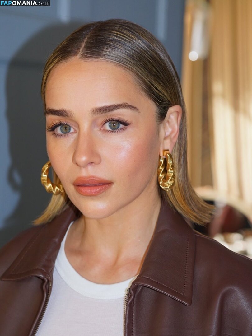 Emilia Clarke / clarkeyxo / emilia_clarke / emiliaclarke / emiliaclarkecentral / https: Обнажённый OnlyFans  Утёкшее фото #927