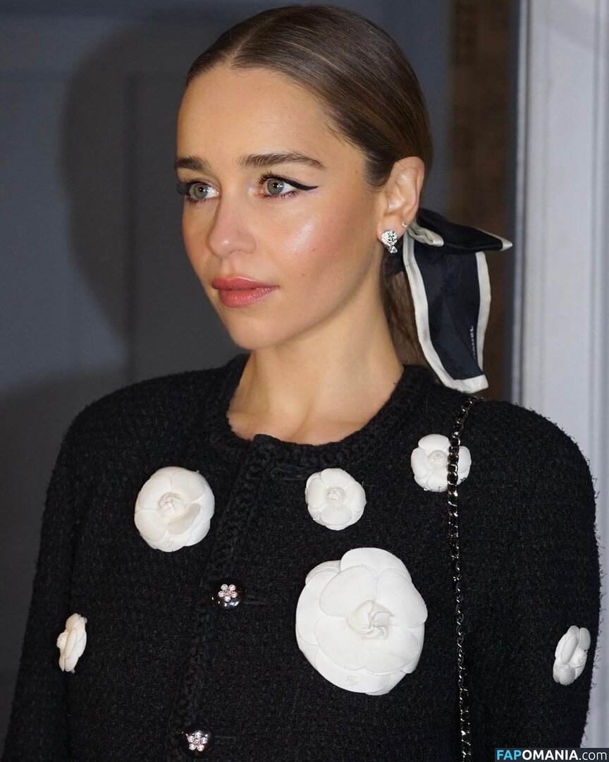 Emilia Clarke / clarkeyxo / emilia_clarke / emiliaclarke / emiliaclarkecentral / https: Обнажённый OnlyFans  Утёкшее фото #930