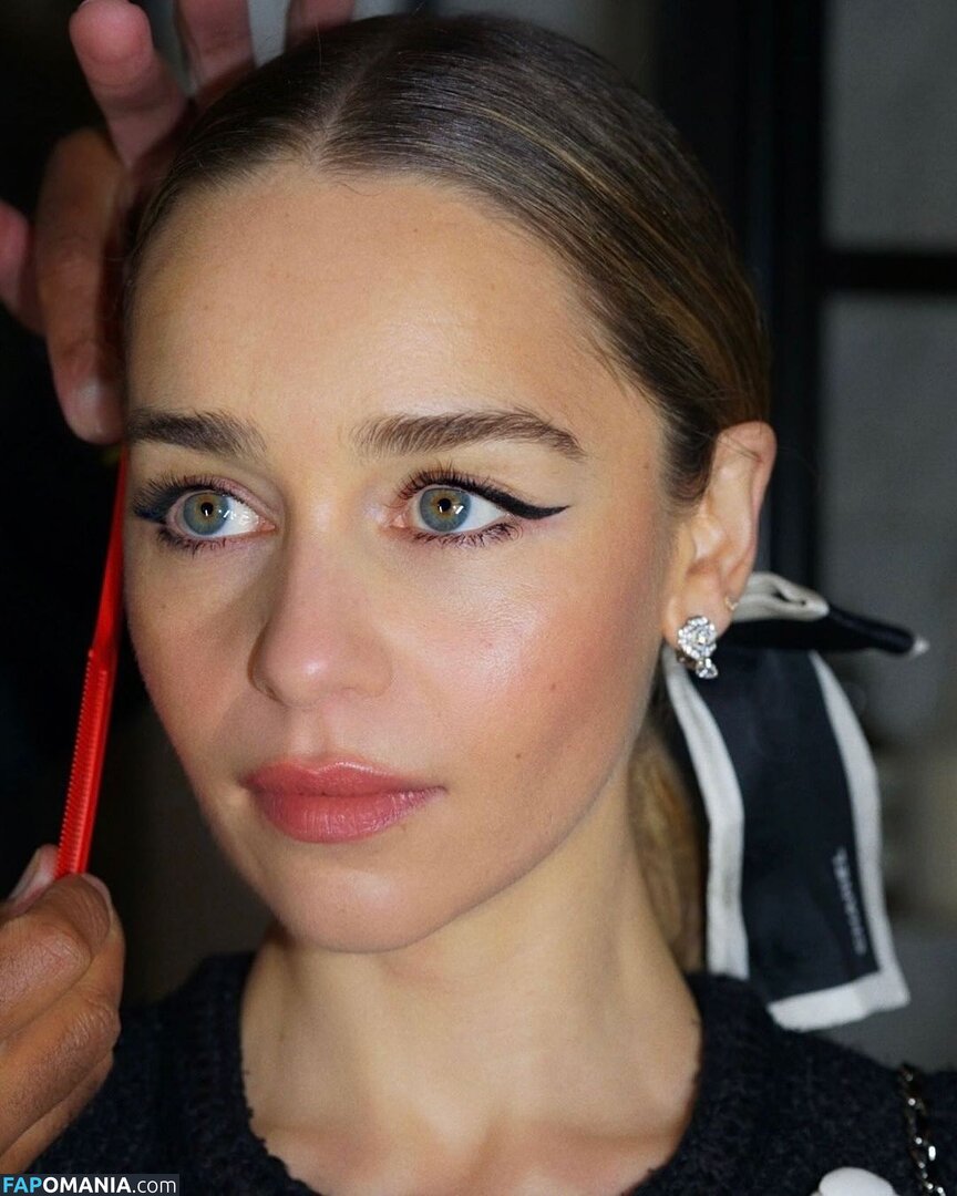 Emilia Clarke / clarkeyxo / emilia_clarke / emiliaclarke / emiliaclarkecentral / https: Обнажённый OnlyFans  Утёкшее фото #933