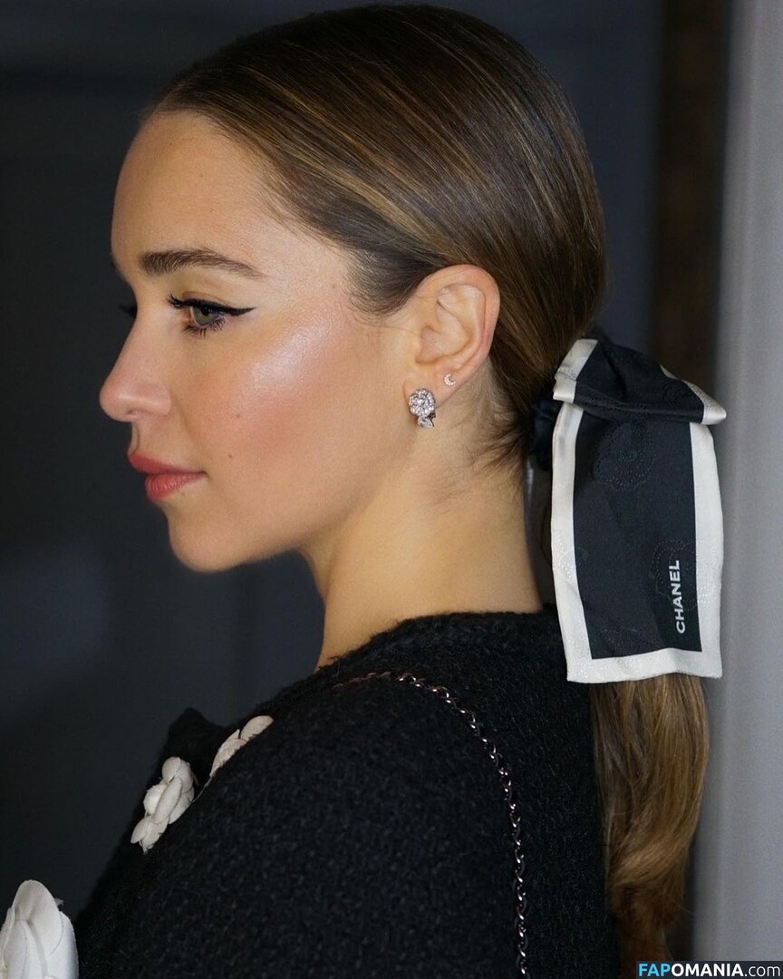 Emilia Clarke / clarkeyxo / emilia_clarke / emiliaclarke / emiliaclarkecentral / https: Обнажённый OnlyFans  Утёкшее фото #934