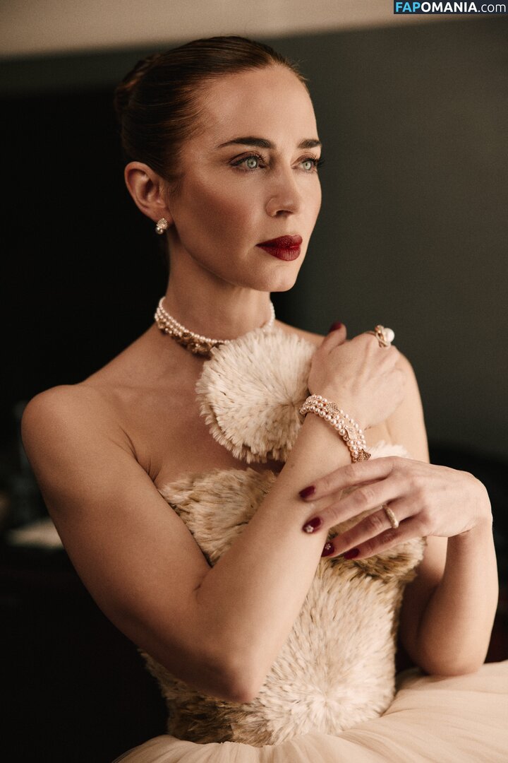 Emily Blunt / _emily_blunt_ / twogirlsoneblunt Обнажённый OnlyFans  Утёкшее фото #460
