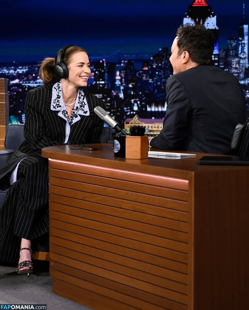 Emily Blunt / _emily_blunt_ / twogirlsoneblunt Обнажённый OnlyFans  Утёкшее фото #466