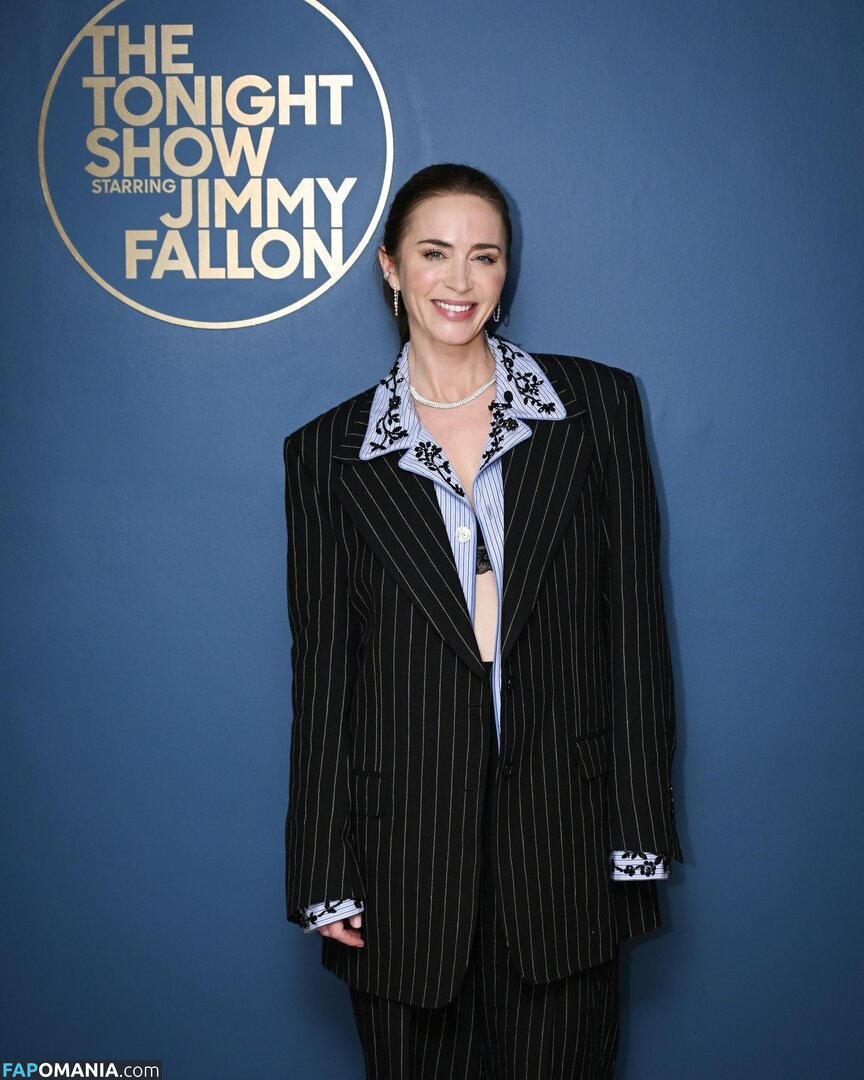 Emily Blunt / _emily_blunt_ / twogirlsoneblunt Обнажённый OnlyFans  Утёкшее фото #468