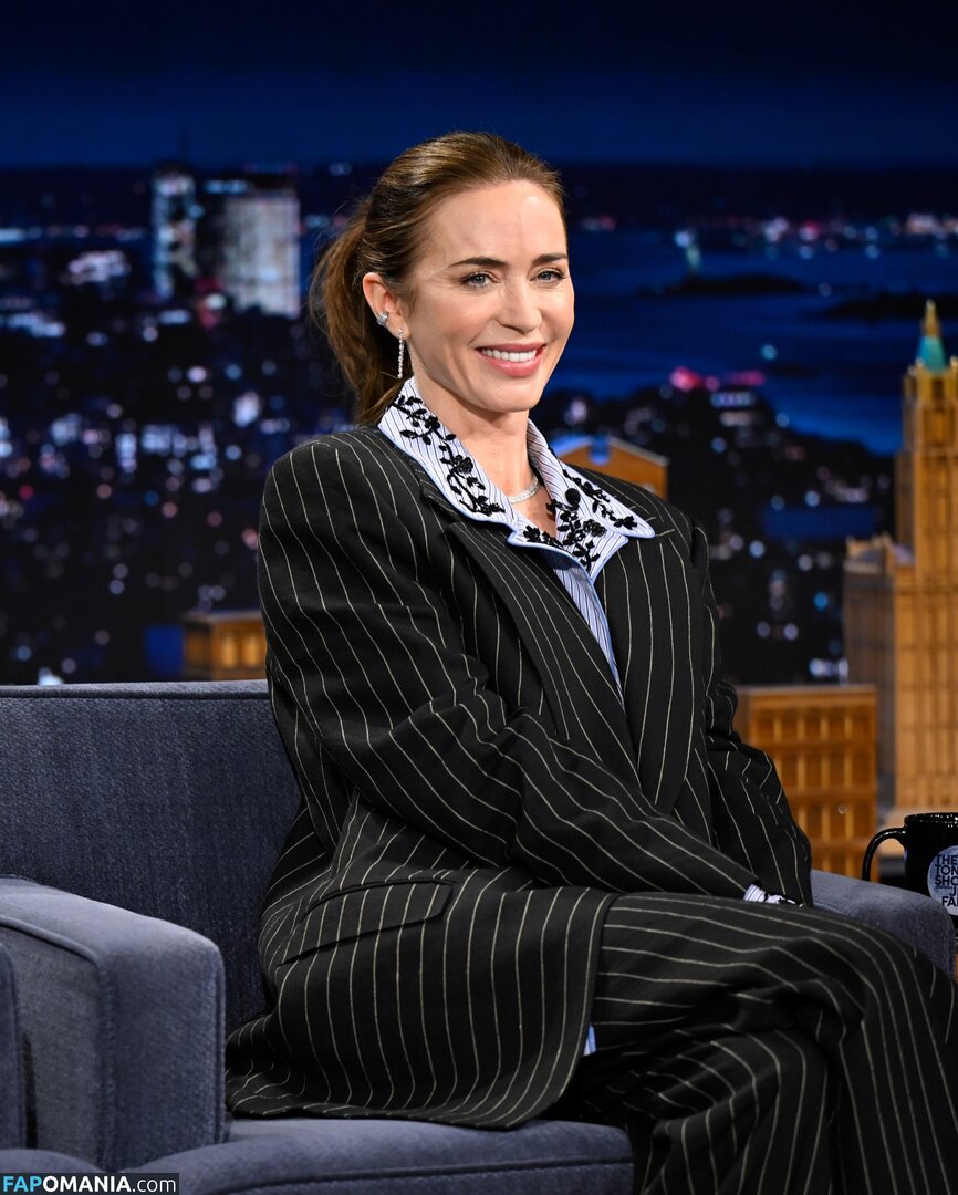 Emily Blunt / _emily_blunt_ / twogirlsoneblunt Обнажённый OnlyFans  Утёкшее фото #469