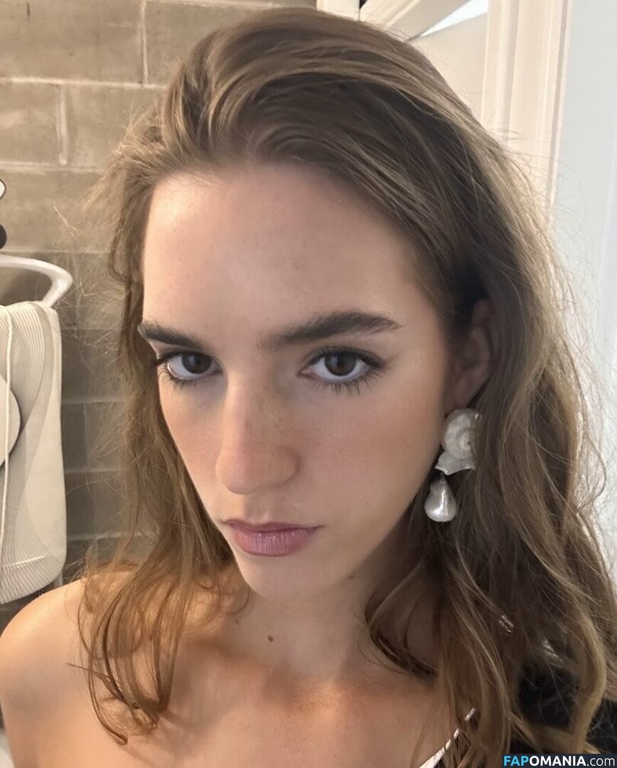 Emily Feld / emily.feld / fanpage_emily_feld / viki.winki Обнажённый OnlyFans  Утёкшее фото #3956