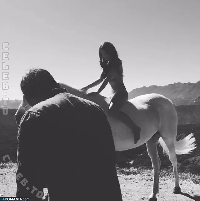 Emily Ratajkowski / Officialemilyratajkowski / emrata / https: Обнажённый OnlyFans  Утёкшее фото #31