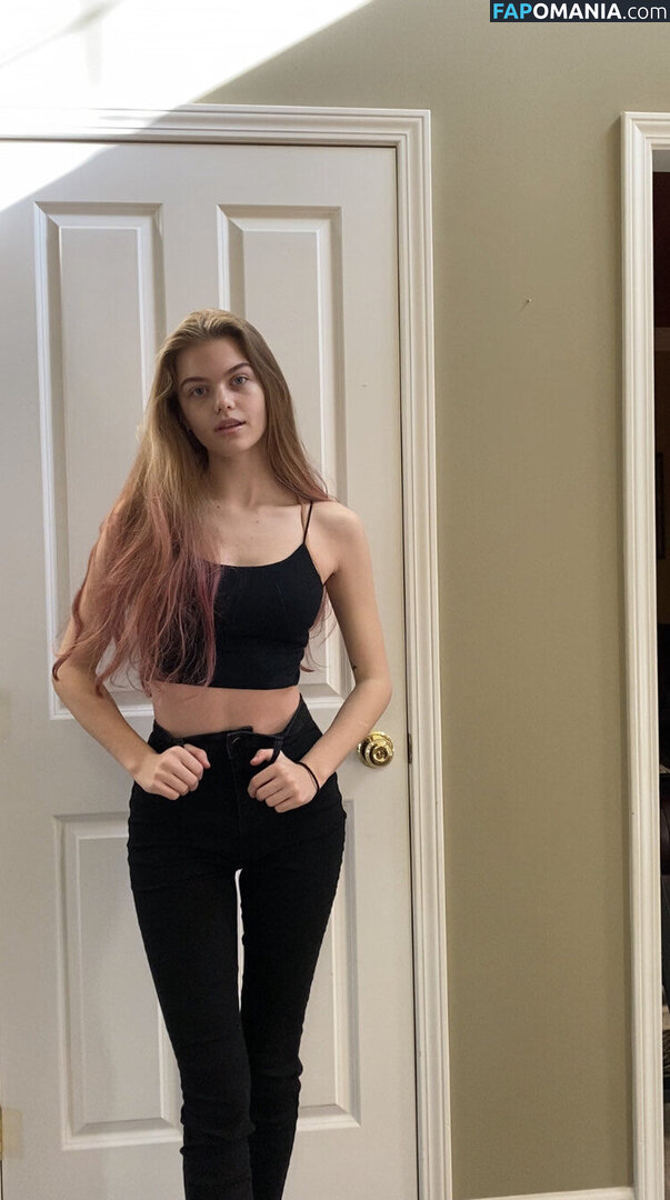 Bradpittsgf / Emma Beardsley / emmabbeardsley Обнажённый OnlyFans  Утёкшее фото #17