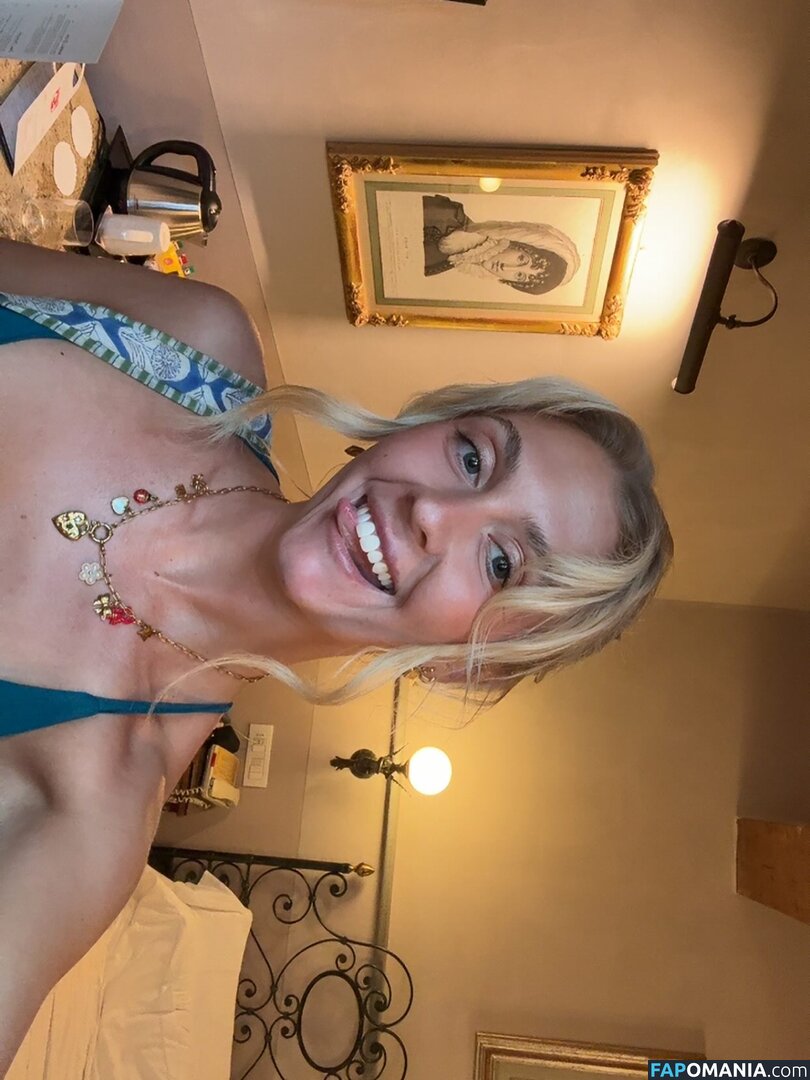 emilywallbank / emwallbank / https: / miwallbank Обнажённый OnlyFans  Утёкшее фото #5