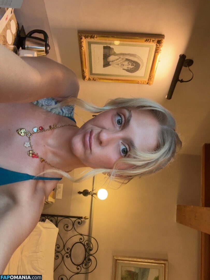 emilywallbank / emwallbank / https: / miwallbank Обнажённый OnlyFans  Утёкшее фото #6