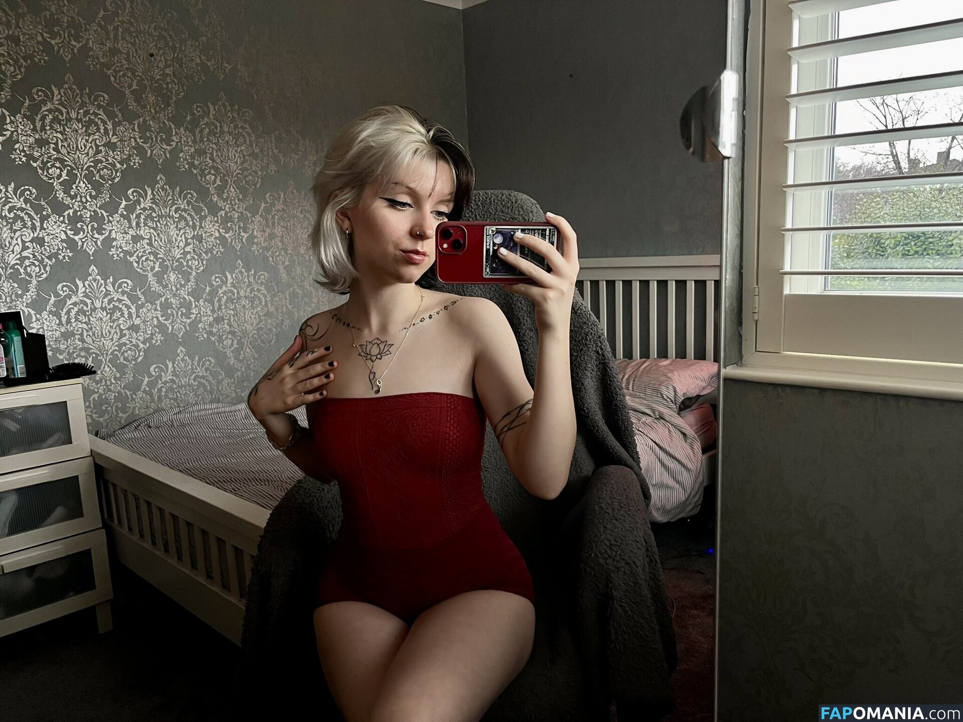 Emzeeni / cw / https: Обнажённый OnlyFans  Утёкшее фото #10