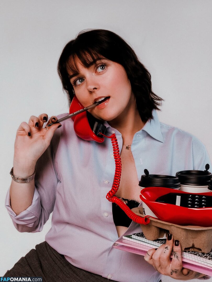 Erin Dougal / Smosh / erindougal Обнажённый OnlyFans  Утёкшее фото #13