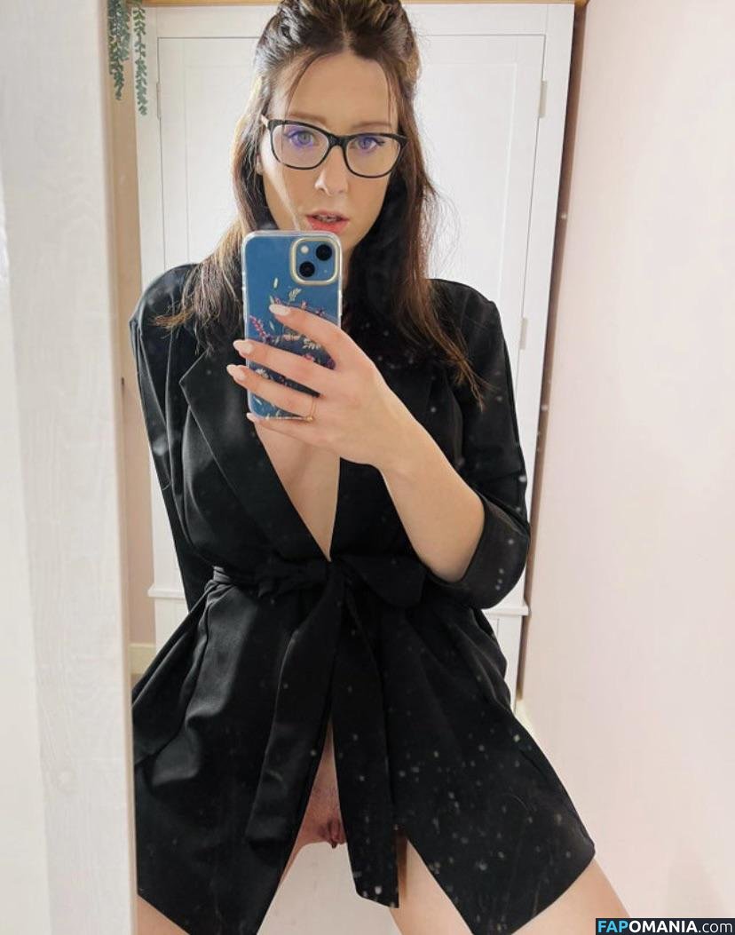 ErinMoore / moore.erinxx / mooreerinxxx Обнажённый OnlyFans  Утёкшее фото #5