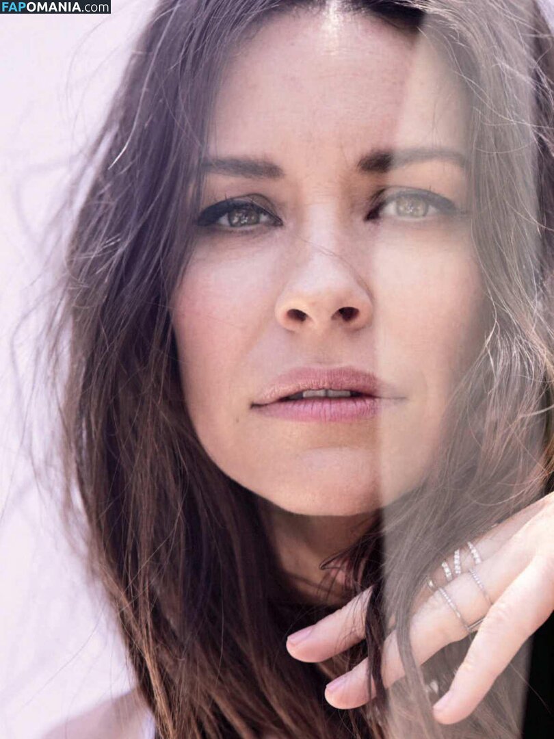Evangeline Lilly / EvangelineLilly / evangelinelillyofficial / https: / lilyevangeline Обнажённый OnlyFans  Утёкшее фото #80
